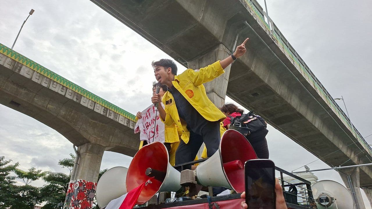 Mahasiswa Demo Mabes Polri Bubarkan Diri, Sampaikan 5 Tuntutan